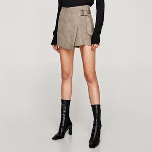 Zara Suede Skort Medium